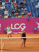 Lara Arruabarrena, Timea Bacsinszky