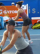 Giuliana Olmos, Desirae Krawczyk