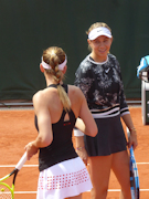 Xenia Knoll, Amanda Anisimova