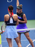 Nicole Gibbs, Simona Halep