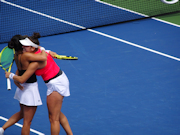Vania King, Caroline Dolehide
