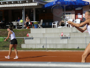 Lena Papadakis, Paula Cembranos